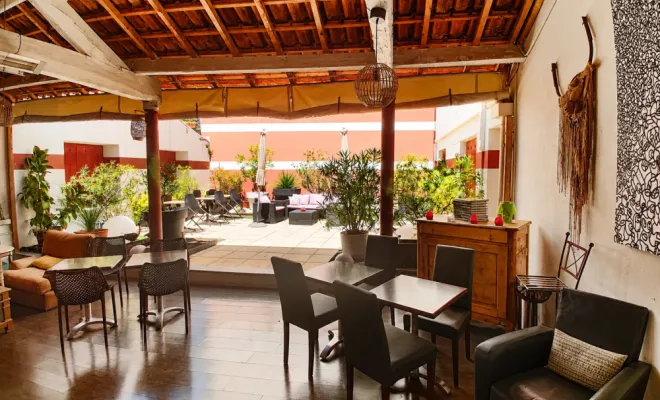 vue sur le patio et la terrasse